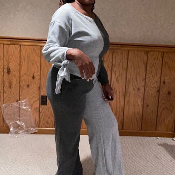 Color block two piece - Picture 2 of 3